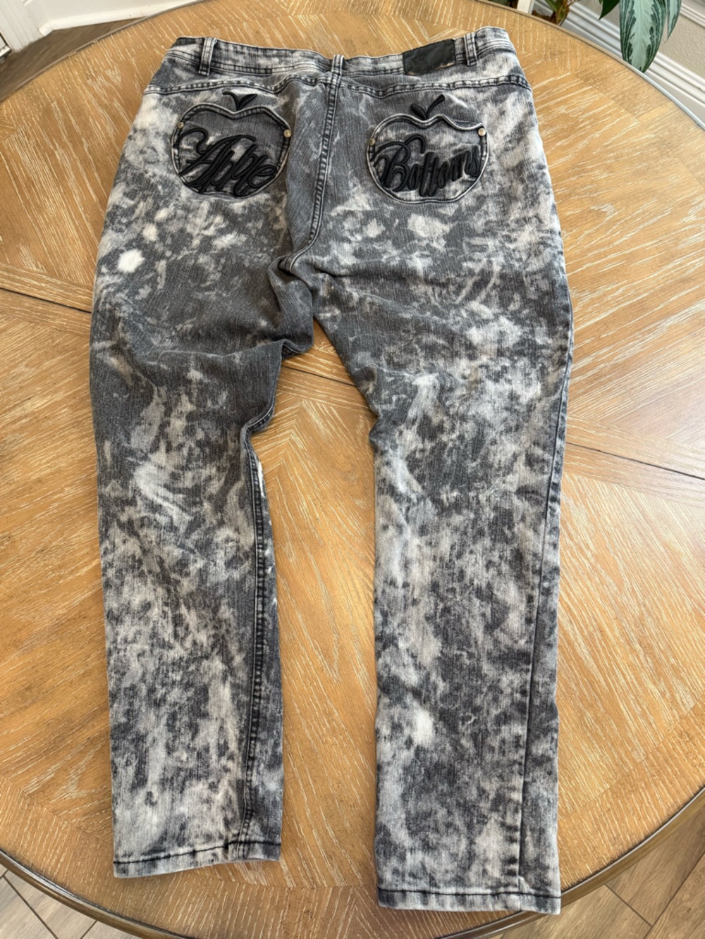 Apple bottom gray acid wash jeans